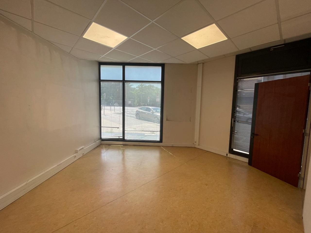 Bureau Cergy 661m² Location bureau Cergy Val-d'Oise OLBUR2423728 3